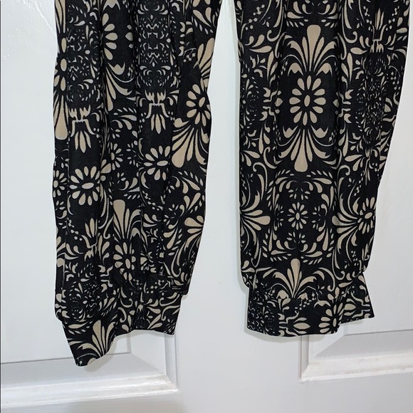 Spring/Summer Capris - Picture 3 of 3